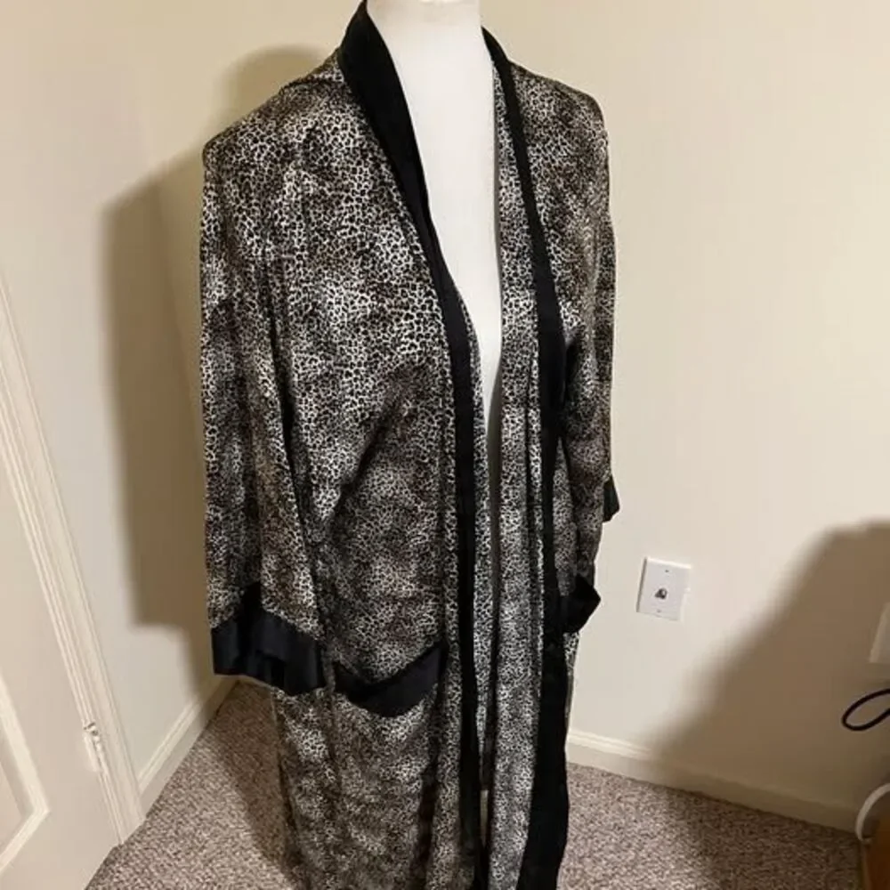 Stafford Silk Leopard Print Robe M/L